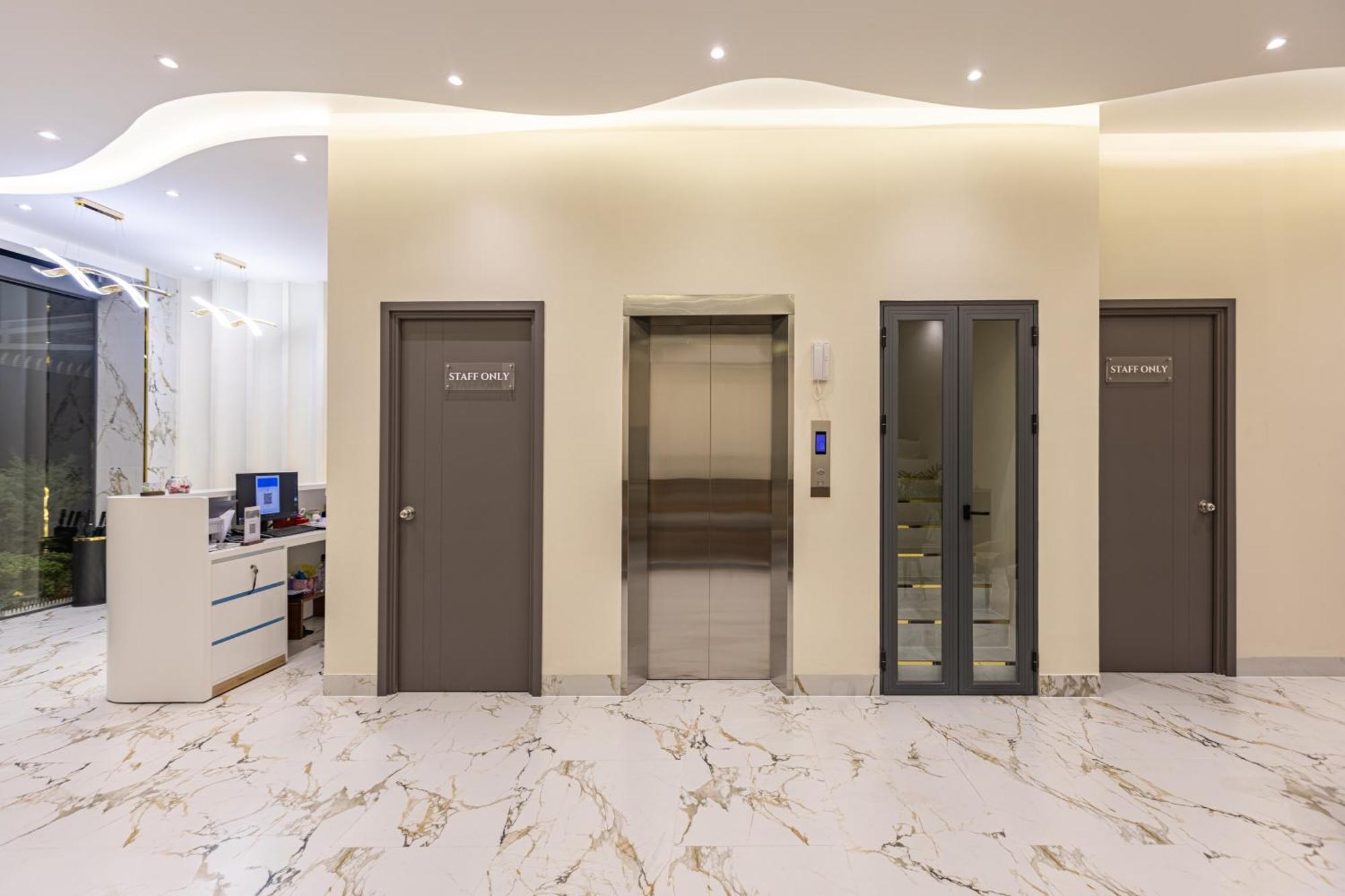 V'Luna Hotel - Managed By Thm Can Tho Exterior photo